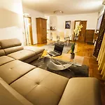 Business Class Apartmán *